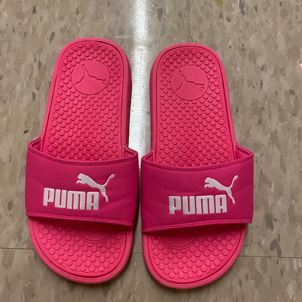 Puma slide on
